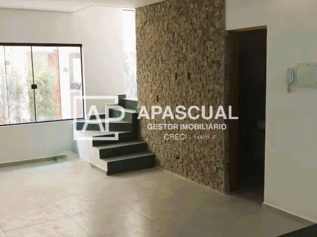 #2318 - Casa para Venda em Caraguatatuba - SP - 2