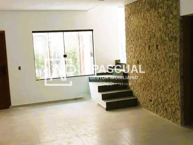 #2318 - Casa para Venda em Caraguatatuba - SP - 1